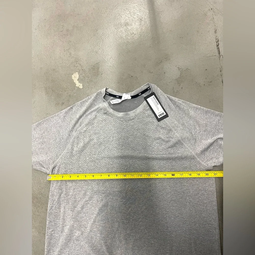 NWT Men’s RHONE Versatility Seamless Performance T-Shirt Gray Vapor Training Gym - Picture 7 of 8